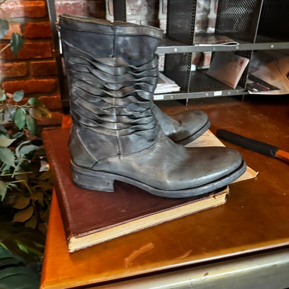 JOHN VARVATOS Simmons Twisted Pavement Boot SZ 10.5 MSRP $1498 - Picture 3 of 16